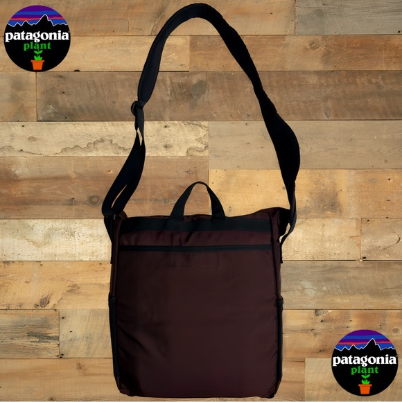 Patagonia Messenger Bag - Picture 3 of 11